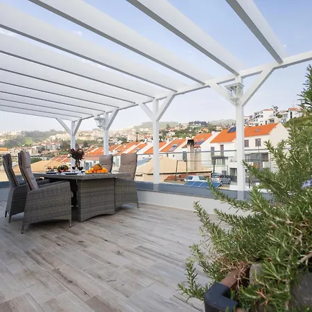 Helena Pearl Penzion Caniço