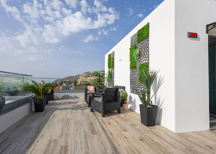 Helena Pearl Penzion