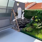 Helena Pearl Caniço